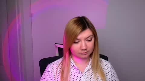 Snapshot of molly_moree chatting on 01.27.25 Molly online show from 01.27.25