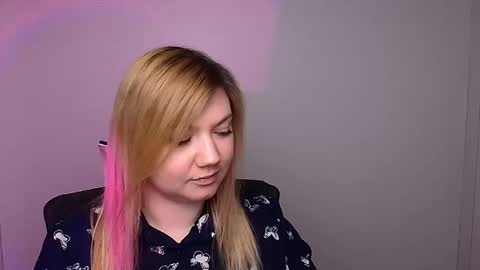 Snapshot of molly_moree chatting on 01.31.25 Molly online show from 01.31.25