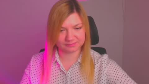 Snapshot of molly_moree chatting on 02.03.25 Molly online show from 02.03.25