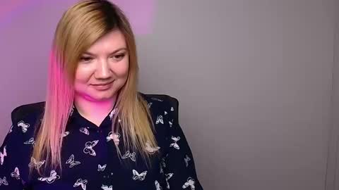 Snapshot of molly_moree chatting on 02.04.25 Molly online show from 02.04.25