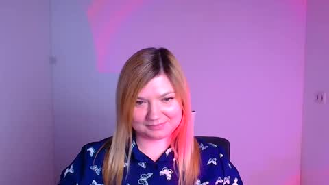 Snapshot of molly_moree chatting on 02.07.25 Molly online show from 02.07.25