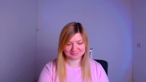 Snapshot of molly_moree chatting on 02.10.25 Molly online show from 02.10.25