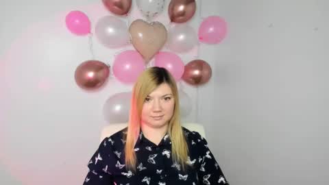 Snapshot of molly_moree chatting on 02.11.25 Molly online show from 02.11.25