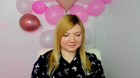 Snapshot of molly_moree chatting on 02.25.25 Molly online show from 02.25.25