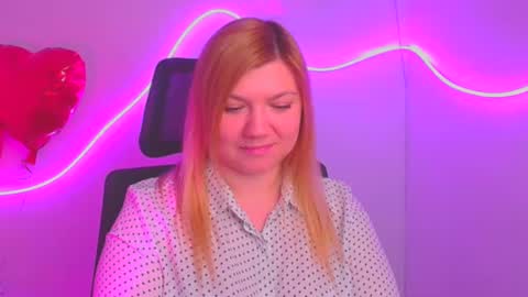 Snapshot of molly_moree chatting on 03.10.25 Molly online show from 03.10.25