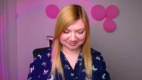 Snapshot of molly_moree chatting on 03.11.25 Molly online show from 03.11.25