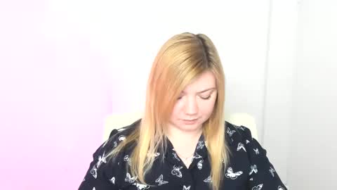 Snapshot of molly_moree chatting on 03.12.25 Molly online show from 03.12.25