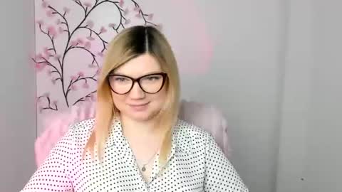 Molly online show from 01.12.26