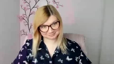 Molly online show from 04.20.26
