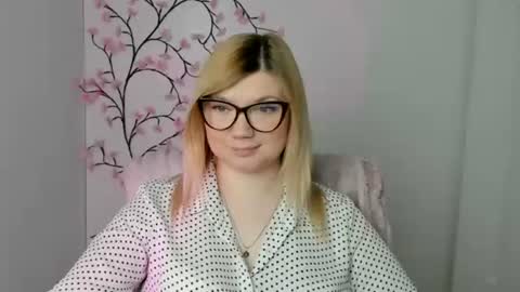 Molly online show from 04.23.26