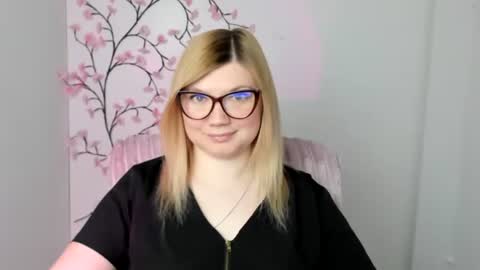 Molly online show from 04.24.26