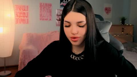 Snapshot of molly_rettyy chatting on 04.19.26 Molly online show from 04.19.26