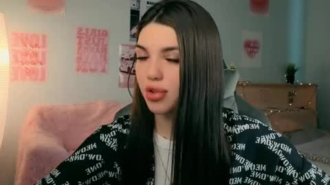 Snapshot of molly_rettyy chatting on 04.30.26 Molly online show from 04.30.26