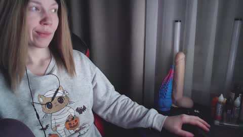 I have new photos come and see with love Molly online show from 02.20.25