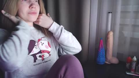 I have new photos come and see with love Molly online show from 02.24.25