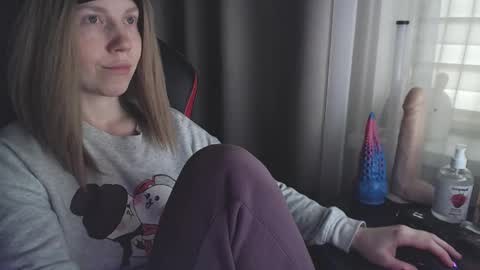 I have new photos come and see with love Molly online show from 03.04.25