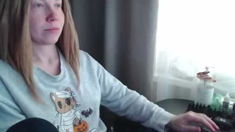 I have new photos come and see with love Molly online show from 09.15.25