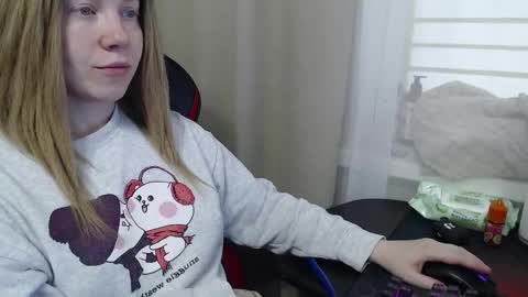 I have new photos come and see with love Molly online show from 10.31.25