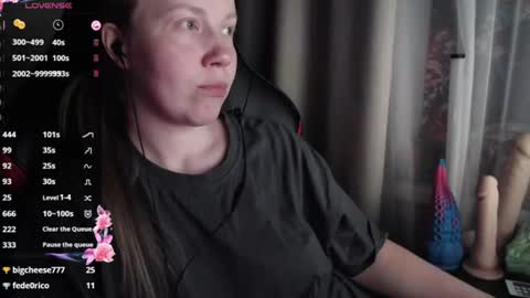 Snapshot of molly_royse chatting on 07.25.26 I have new photos come and see with love Molly online show from 07.25.26