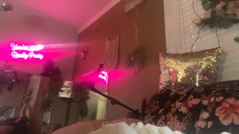 Snapshot of molly_theslut chatting on 09.08.25 molly_theslut online show from 09.08.25