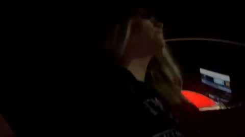 Snapshot of molly_theslut chatting on 10.30.25 molly_theslut online show from 10.30.25