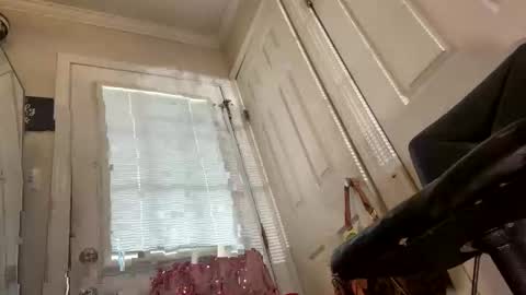 Snapshot of molly_theslut chatting on 03.25.26 molly_theslut online show from 03.25.26