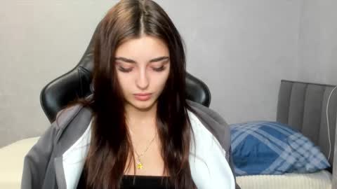 Molly online show from 11.10.25