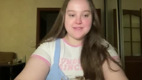 Snapshot of mollyas chatting on 10.03.25 Alice online show from 10.03.25