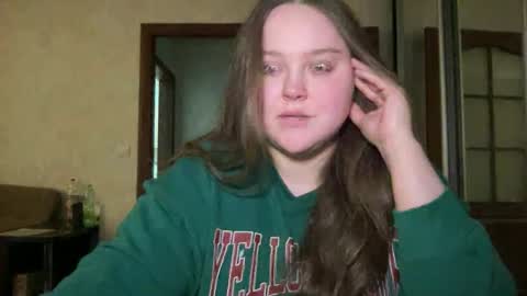 Snapshot of mollyas chatting on 10.07.25 Alice online show from 10.07.25