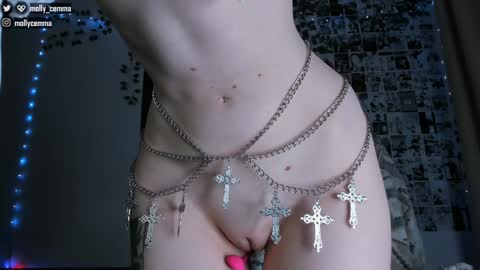 Molly online show from 02.03.25