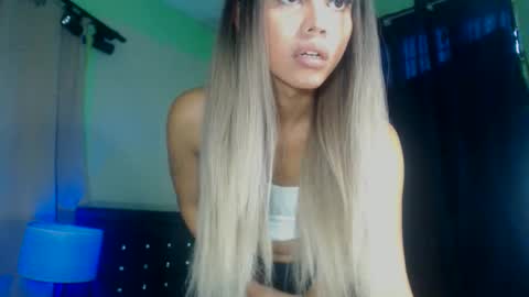 Snapshot of mollycoin18 chatting on 09.13.25 mollycoin18 online show from 09.13.25