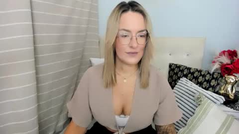 MollyCrazy online show from 09.23.25