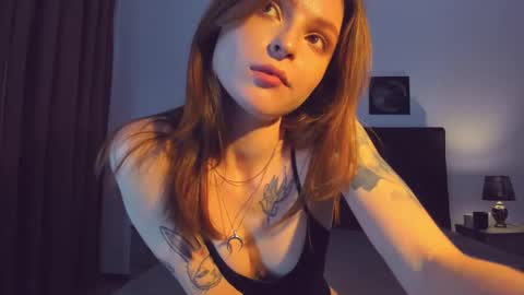 Snapshot of mollydangerous chatting on 01.23.25 Taisha online show from 01.23.25