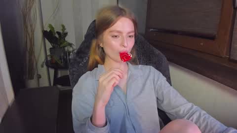 Snapshot of mollydangerous chatting on 02.14.26 Taisha online show from 02.14.26