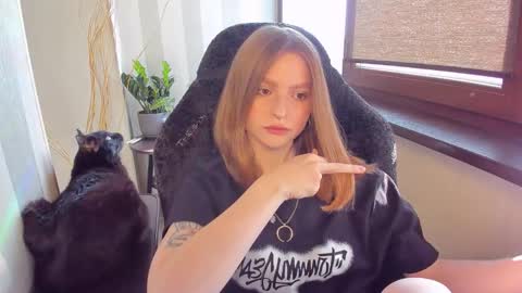 Snapshot of mollydangerous chatting on 02.18.26 Taisha online show from 02.18.26