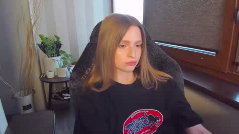 Snapshot of mollydangerous chatting on 03.05.26 Taisha online show from 03.05.26