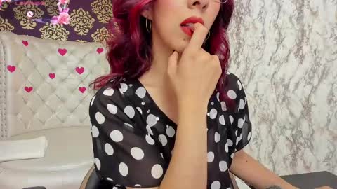 Snapshot of mollyevanss1 chatting on 02.27.25 Molly Evanss online show from 02.27.25