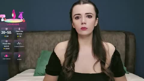 Molly online show from 11.05.25