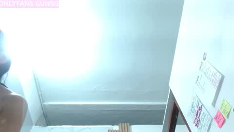  MOLLY  GUNSG online show from 10.15.25