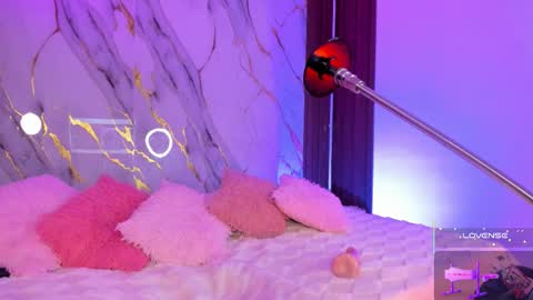 New girl Emily Valentina  Michelle online show from 11.21.25