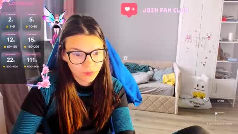  KIRA  online show from 10.13.25