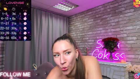 hi im Molly heregreat boobs big heart  warm pussy  online show from 01.10.25