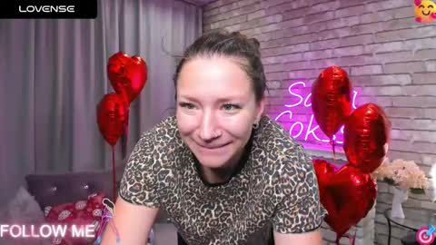 hi im Molly heregreat boobs big heart  warm pussy  online show from 02.16.25