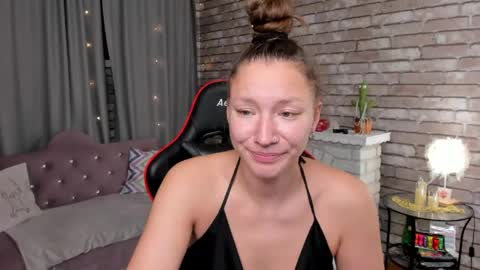 hi im Molly heregreat boobs big heart  warm pussy  online show from 04.28.26