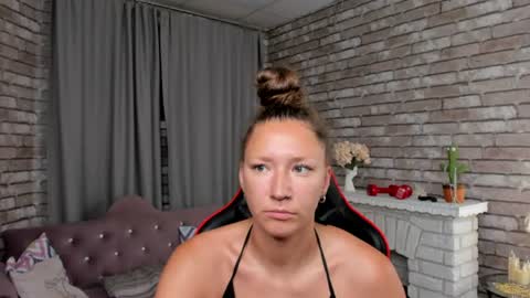 hi im Molly heregreat boobs big heart  warm pussy  online show from 06.29.26