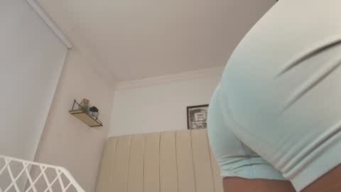 Snapshot of mollyrivera chatting on 12.16.24 Molly online show from 12.16.24