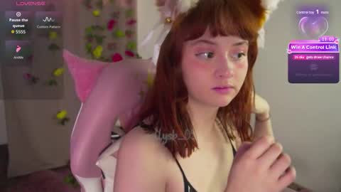 Snapshot of mollysb_05 chatting on 12.18.25 mollysb_05 online show from 12.18.25