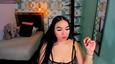 MOLLY online show from 05.04.26