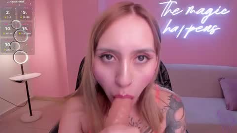 Molly Sunders online show from 06.26.26