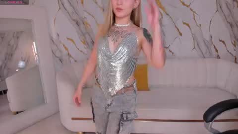 Molly Sunders online show from 08.07.26